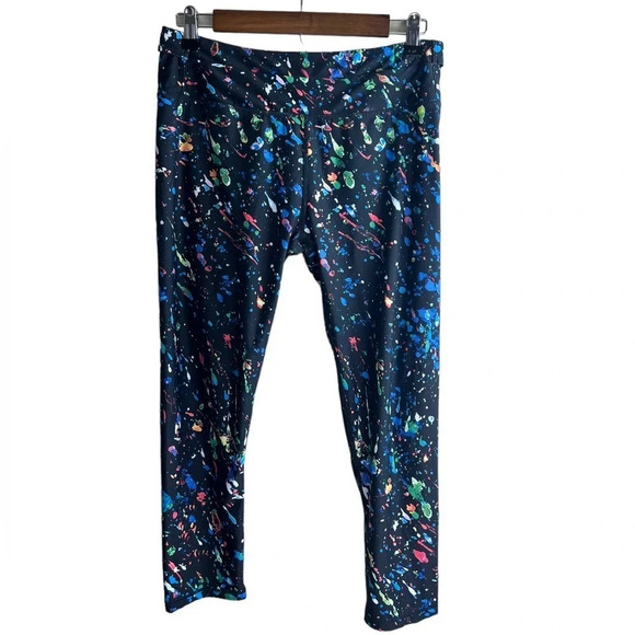 Fabletics • Gia Printed PowerLite Capri - Picture 2 of 7